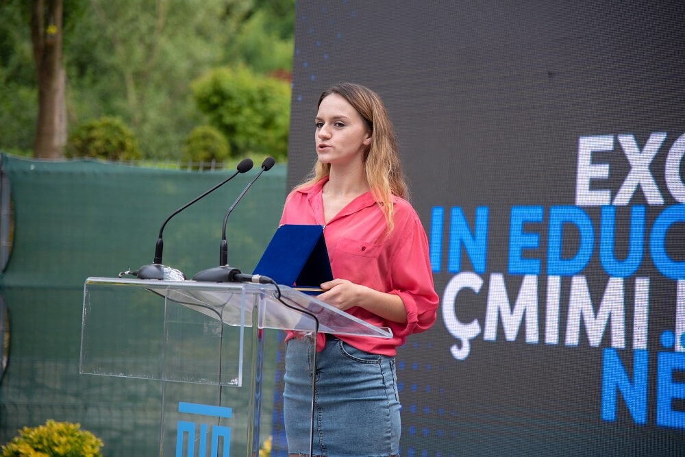 Takim Alumni 2021 - Universiteti Metropolitan Tirana