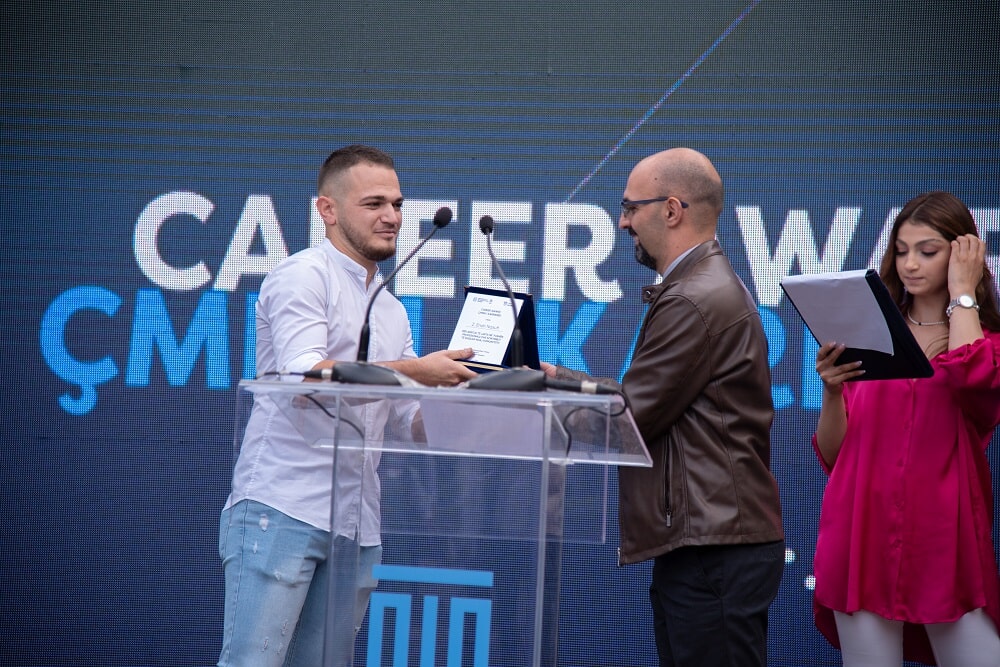 Takim Alumni 2021 - Universiteti Metropolitan Tirana