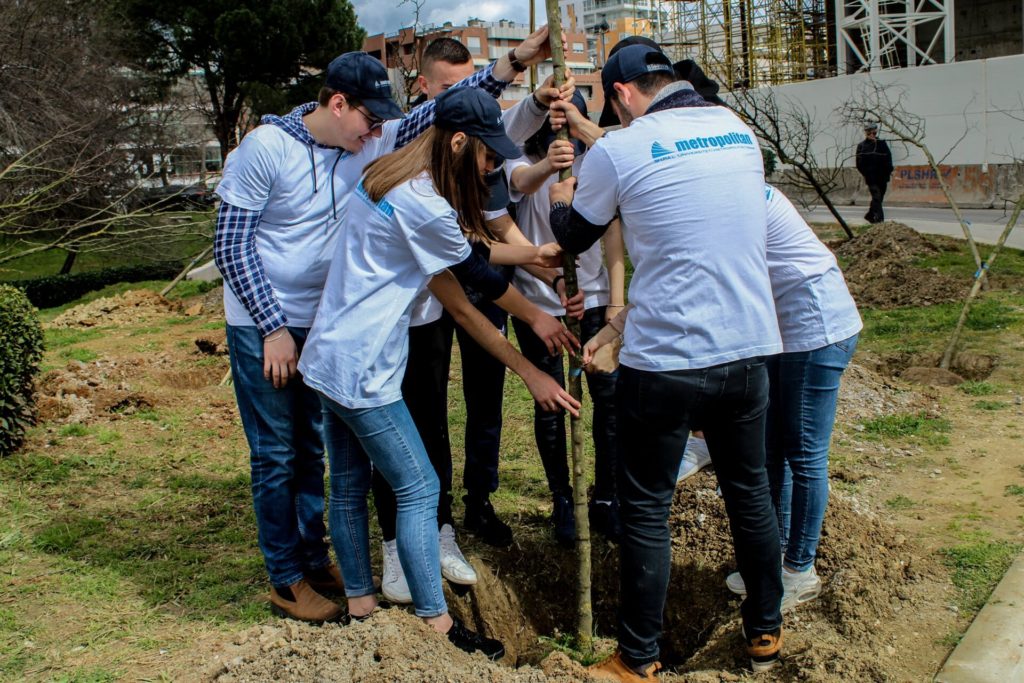 Përgjegjësia Sociale - Universiteti Metropolitan Tirana