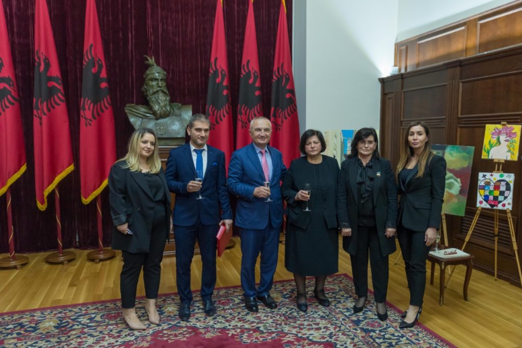 Presidenti Ilir Meta dekoron Prof.Dr. Ahmet Cenin me titullin “Mjeshtër i Madh”: Simbol i ndershmërisë dhe vlerave të rralla njerëzore