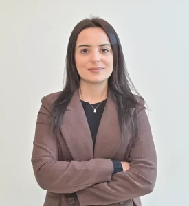 Doktorant Suada Peçi, Universiteti Metropolitan Tirana